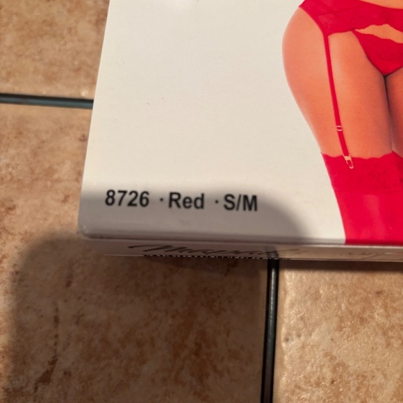 Mapale Three Piece Set in Red S/M New - Picture 3 of 4